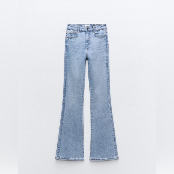 - NWT - ZARA Flare Jeans with a high waist - Picture 2 of 6